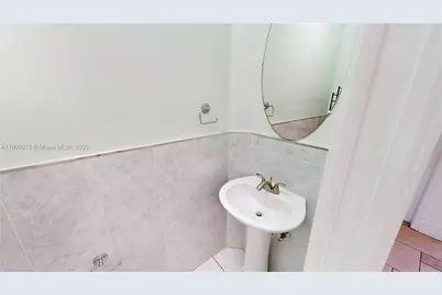 2221 SE 26th Ln, Homestead, FL 33035 - Photo 13