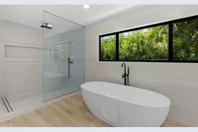 85 W Shore Dr W, Miami, FL 33133 - Photo 23