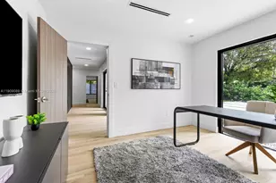 85 W Shore Dr W, Miami, FL 33133 - Photo 11