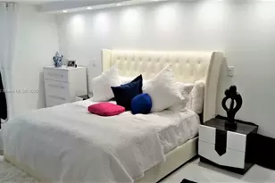 301 174th St, Sunny Isles Beach, FL 33160 - Photo 17