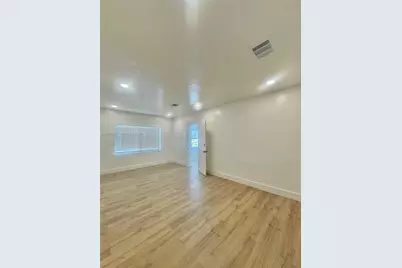 530 NE 71st St, Miami, FL 33138 - Photo 13