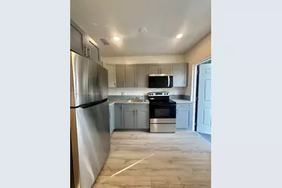 530 NE 71st St, Miami, FL 33138 - Photo 9