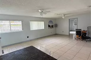 17902 NW 81st Ct, Hialeah, FL 33015 - Photo 9