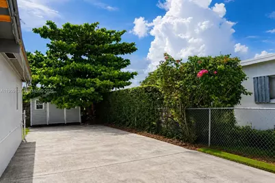 17902 NW 81st Ct, Hialeah, FL 33015 - Photo 29