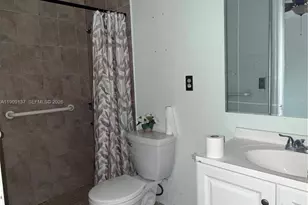 17902 NW 81st Ct, Hialeah, FL 33015 - Photo 21
