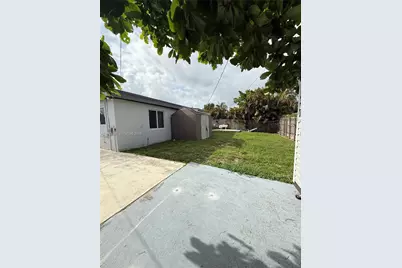17902 NW 81st Ct, Hialeah, FL 33015 - Photo 19