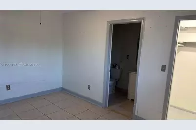 17902 NW 81st Ct, Hialeah, FL 33015 - Photo 19