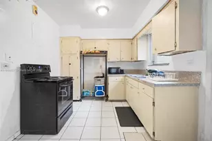 16301 NW 32nd Ave, Miami Gardens, FL 33054 - Photo 9