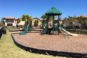 983 SW 147th Ave, Pembroke Pines, FL 33027 - Photo 3