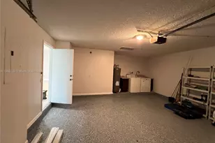 1975 NW 100th Way, Pembroke Pines, FL 33024 - Photo 31