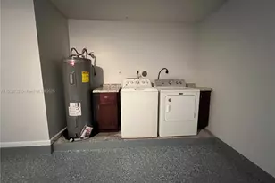 1975 NW 100th Way, Pembroke Pines, FL 33024 - Photo 29