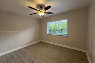 1975 NW 100th Way, Pembroke Pines, FL 33024 - Photo 19