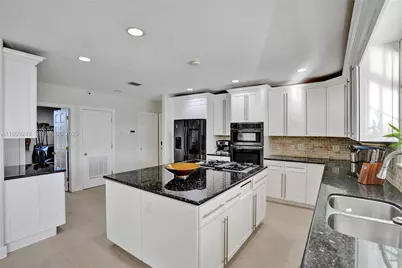 18300 SW 158th St, Miami, FL 33187 - Photo 49