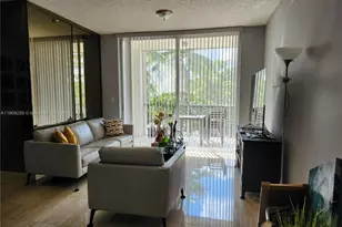 9805 NW 52nd St, Doral, FL 33178 - Photo 5