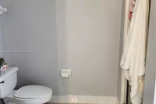 9805 NW 52nd St, Doral, FL 33178 - Photo 9