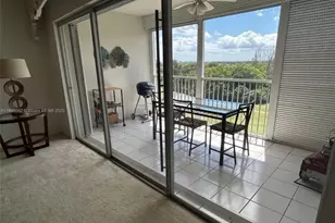 3150 N Palm Aire Dr, Pompano Beach, FL 33069 - Photo 25