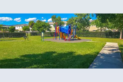 544 NE 5th St, Florida City, FL 33034 - Photo 25