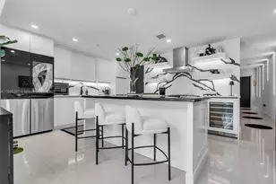 6000 Collins Ave, Miami Beach, FL 33140 - Photo 7