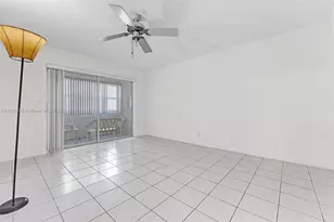 330 SE 2nd St, Hallandale Beach, FL 33009 - Photo 9