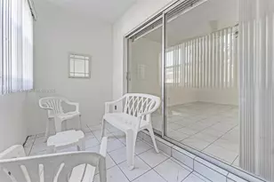 330 SE 2nd St, Hallandale Beach, FL 33009 - Photo 23