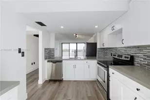 1075 NE Miami Gardens Dr, Miami, FL 33179 - Photo 13