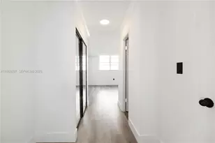 1075 NE Miami Gardens Dr, Miami, FL 33179 - Photo 17