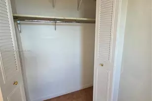 3640 NW 9th St, Miami, FL 33125 - Photo 15