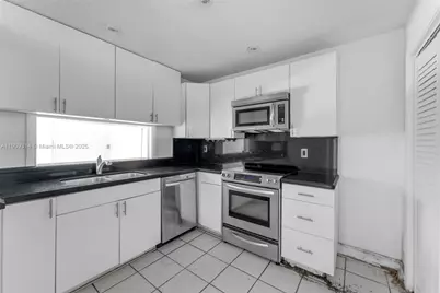 10215 SW 89th St, Miami, FL 33176 - Photo 9