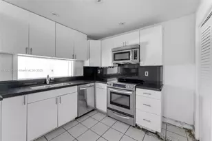 10215 SW 89th St, Miami, FL 33176 - Photo 9