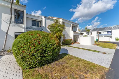 10215 SW 89th St, Miami, FL 33176 - Photo 3