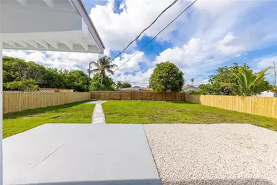 271 NW 143rd St, Miami, FL 33168 - Photo 37