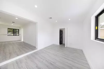 271 NW 143rd St, Miami, FL 33168 - Photo 11