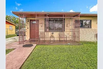 748 NW 2nd St, Florida City, FL 33034 - Photo 5