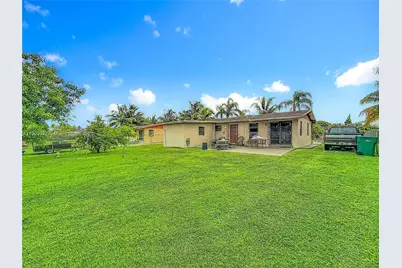 748 NW 2nd St, Florida City, FL 33034 - Photo 19