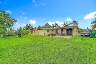 748 NW 2nd St, Florida City, FL 33034 - Photo 19