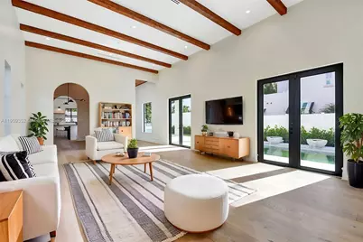 371 E Lakewood Rd, West Palm Beach, FL 33405 - Photo 5