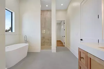 371 E Lakewood Rd, West Palm Beach, FL 33405 - Photo 11