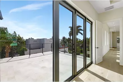 371 E Lakewood Rd, West Palm Beach, FL 33405 - Photo 13