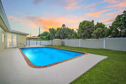 911 NW 135th Way, Sunrise, FL 33325 - Photo 35