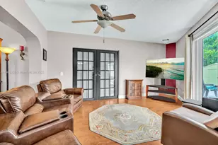 911 NW 135th Way, Sunrise, FL 33325 - Photo 5