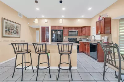 18865 NW 1st St, Pembroke Pines, FL 33029 - Photo 11