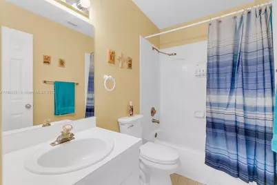 18865 NW 1st St, Pembroke Pines, FL 33029 - Photo 19