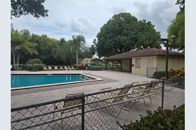 300 SW 130th Ter #413B, Pembroke Pines, FL 33027 - Photo 23