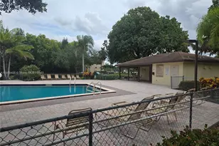 300 SW 130th Terrace, Pembroke Pines, FL 33027 - Photo 23