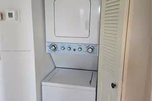 300 SW 130th Terrace, Pembroke Pines, FL 33027 - Photo 13