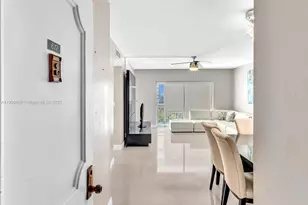 4400 Hillcrest Dr, Hollywood, FL 33021 - Photo 3