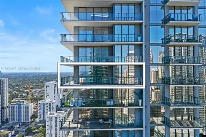 88 SW 7th St #3101, Miami, FL 33130 - Photo 3