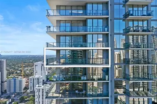 88 SW 7th St, Miami, FL 33130 - Photo 3