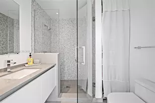 88 SW 7th St, Miami, FL 33130 - Photo 21