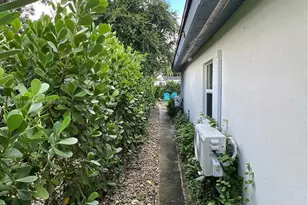 12685 NW Miami Ct, North Miami, FL 33168 - Photo 45